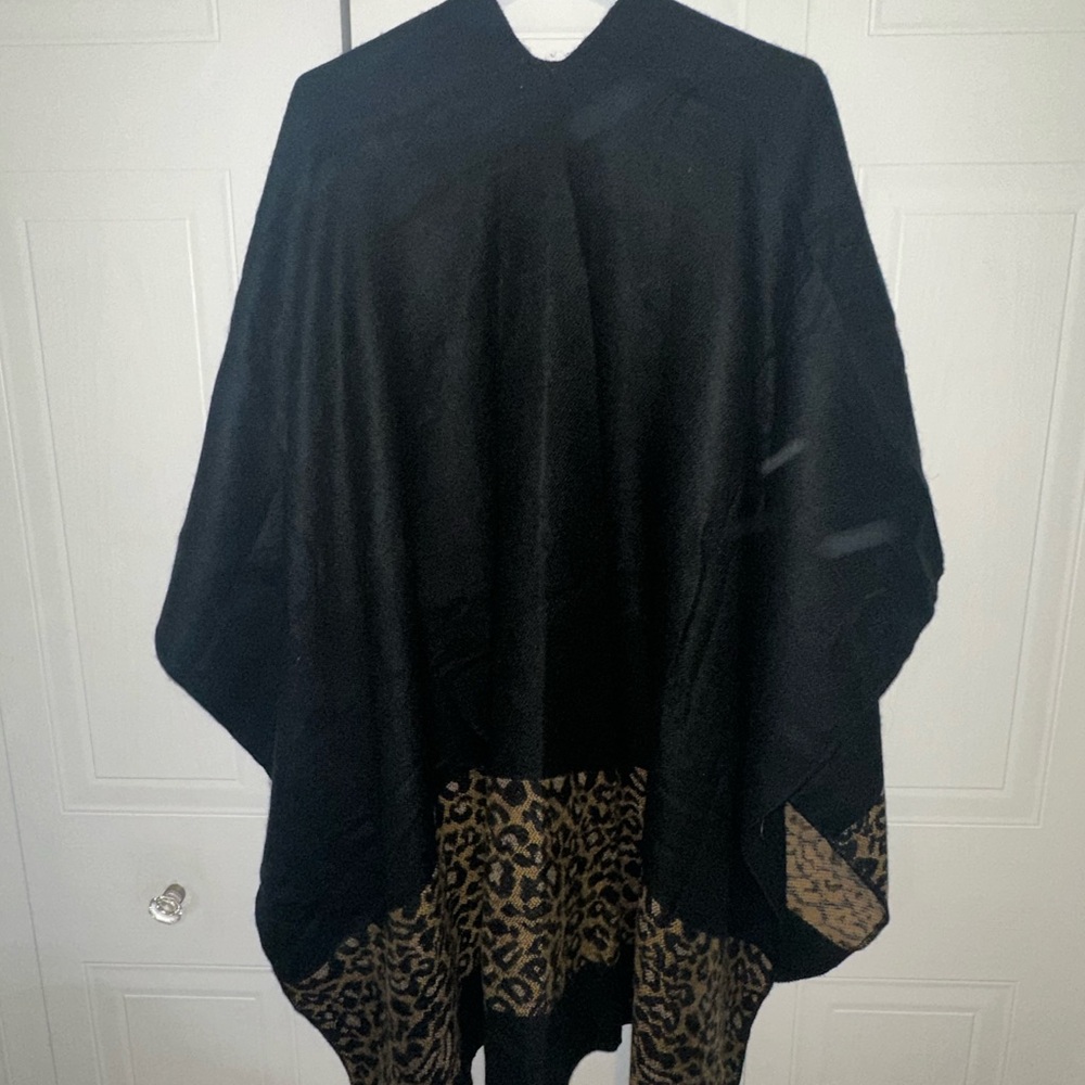 New - Black and Tan Leopard Print Wrap